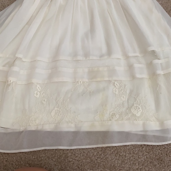 Abercrombie Fitch size 0 stain on front of dress - Picture 3 of 3